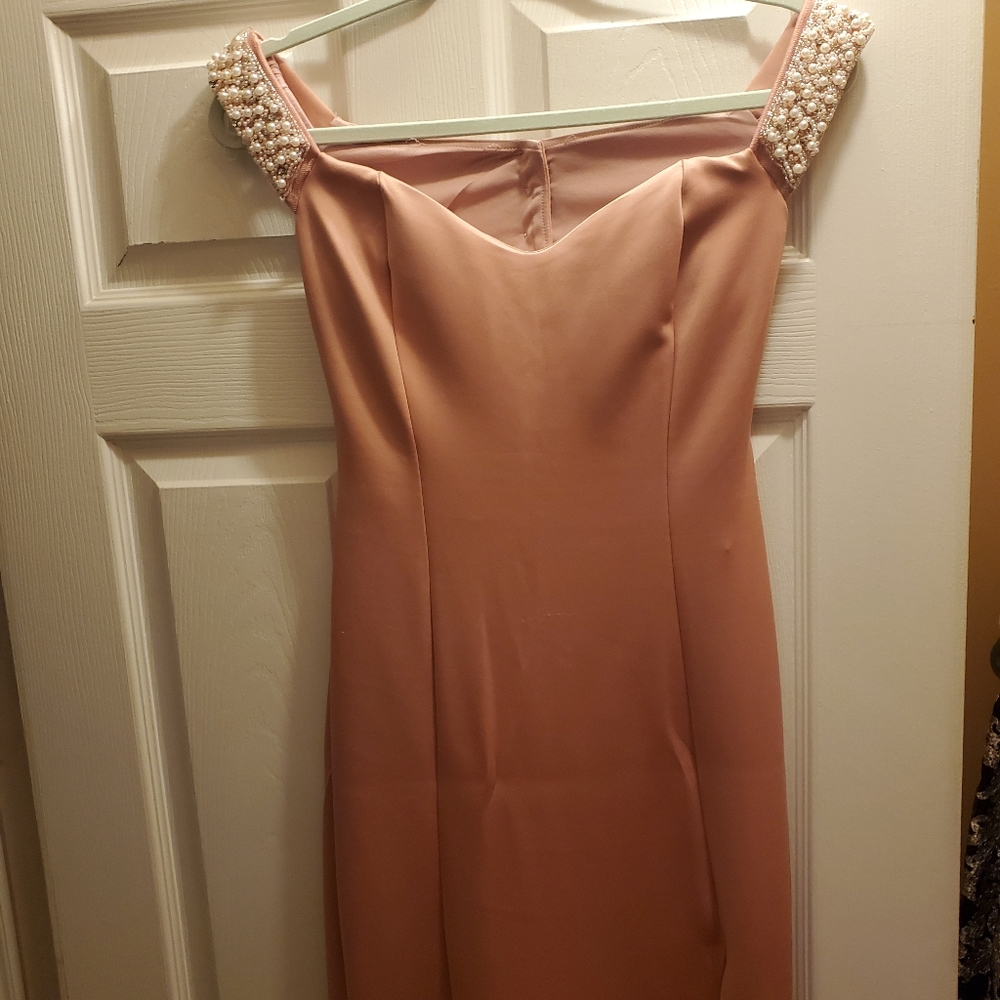 Dress - Picture 6 of 7